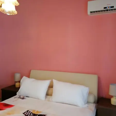 Debby's Apartmán Kavala